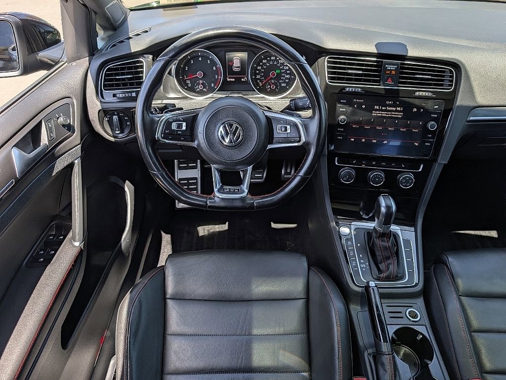 Used 2018 Volkswagen GTI SE FWD image 22