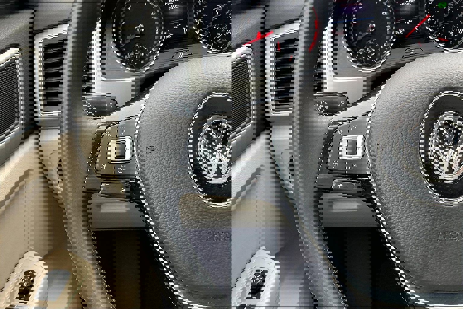 Used 2018 Volkswagen Atlas SE image 17