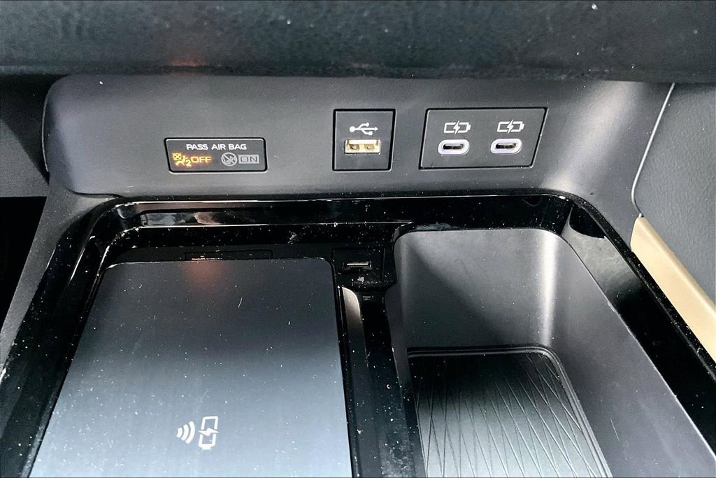 Used 2025 Toyota Camry XSE FWD image 16