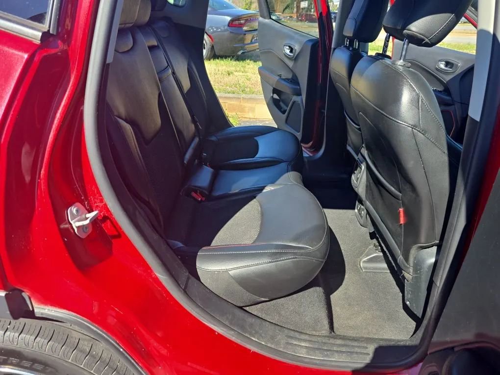 Used 2019 Jeep Compass Trailhawk image 18