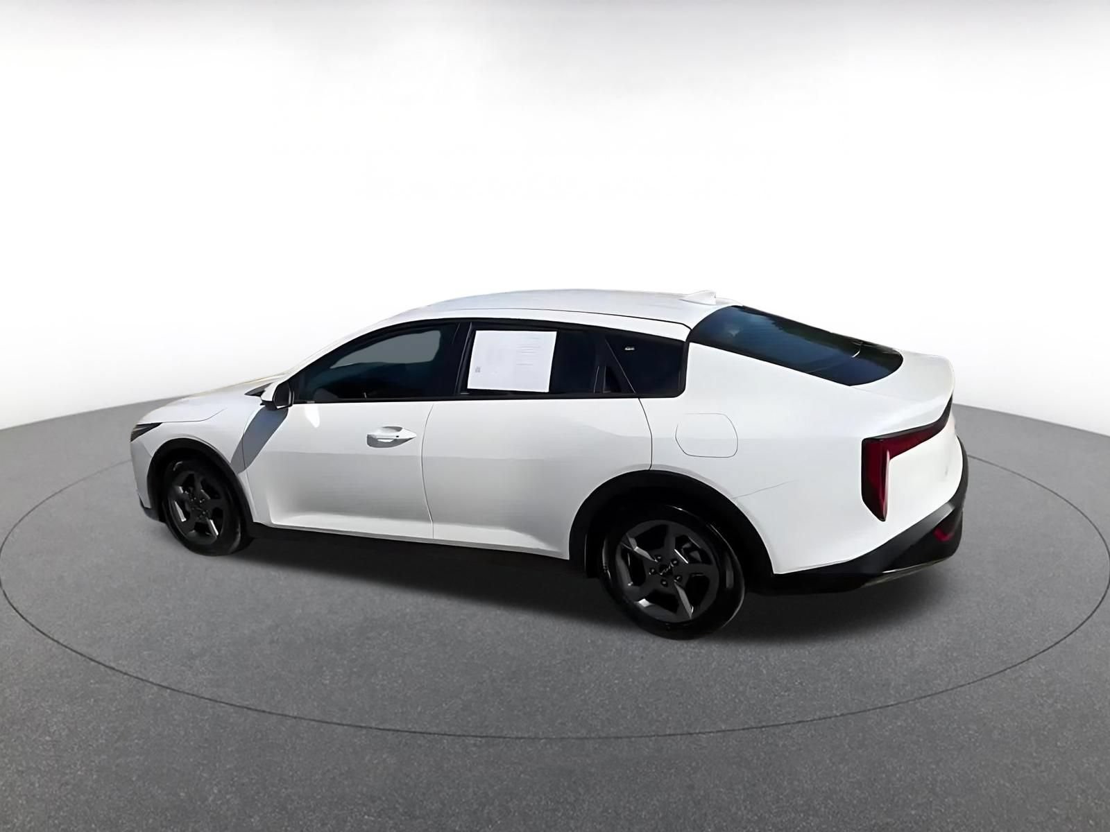 Used 2025 Kia K4 FWD image 11