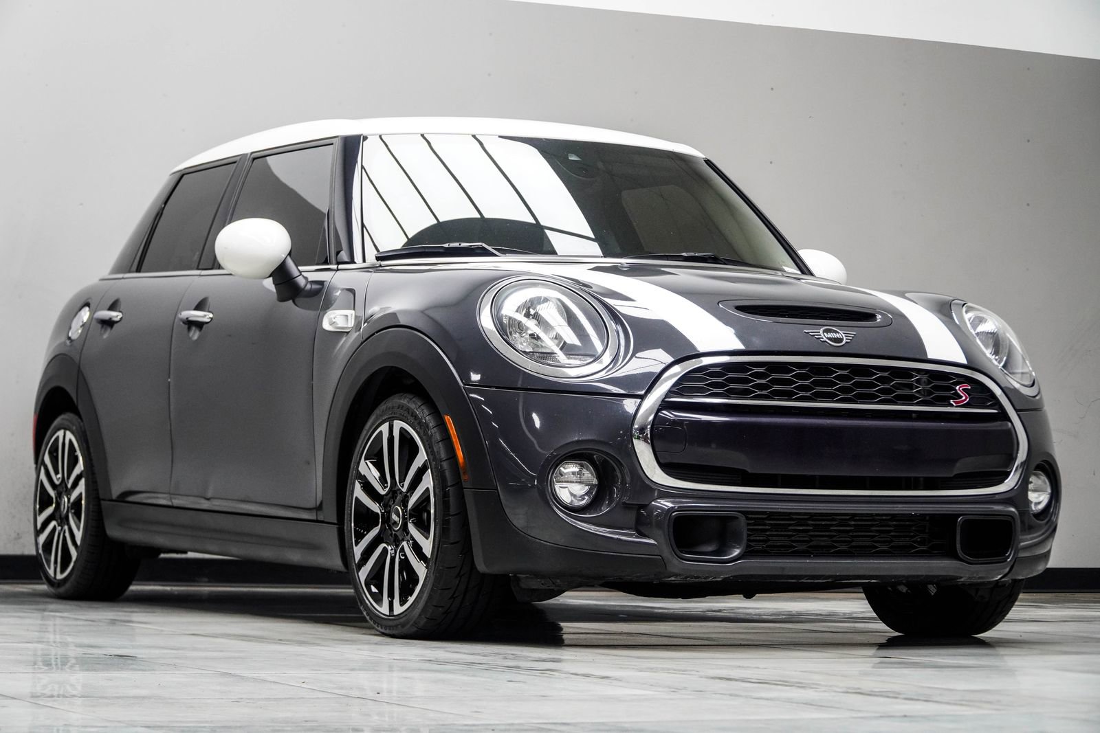 Used 2019 MINI Cooper S image 4