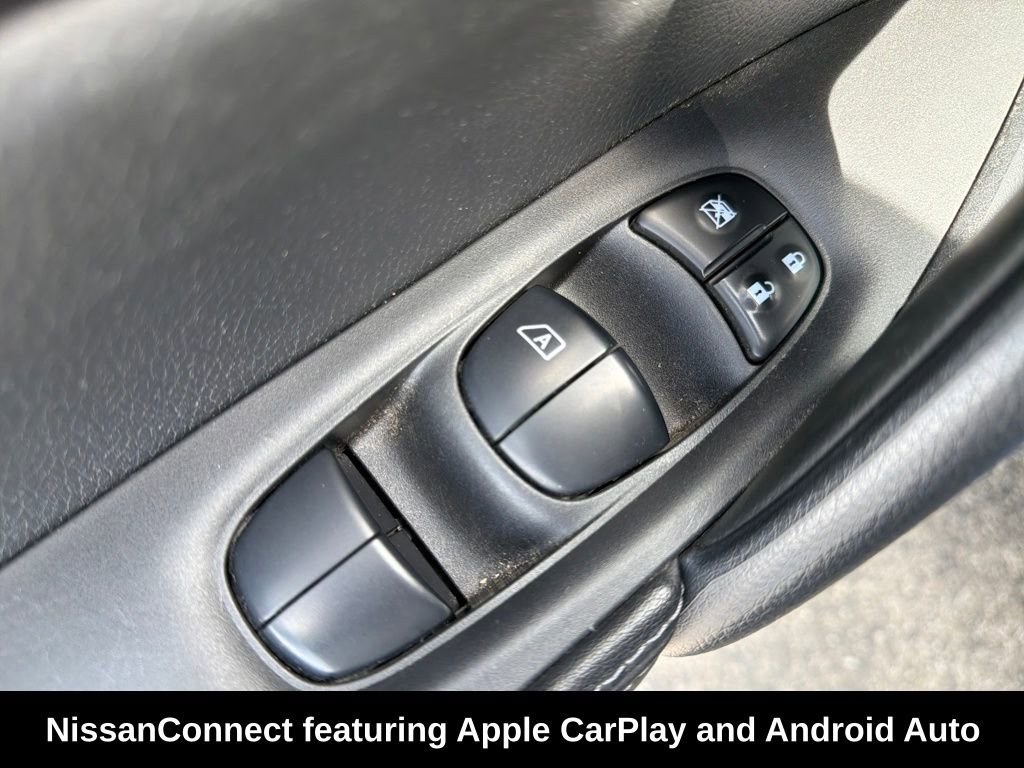 Used 2022 Nissan Rogue Sport S image 14