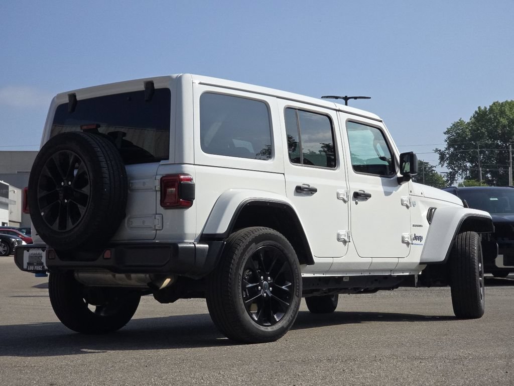 Used 2024 Jeep Wrangler Unlimited Sahara AWD/4WD image 15