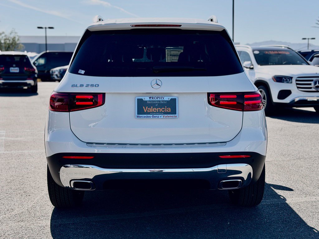 New 2026 Mercedes-Benz GLB 250 image 9