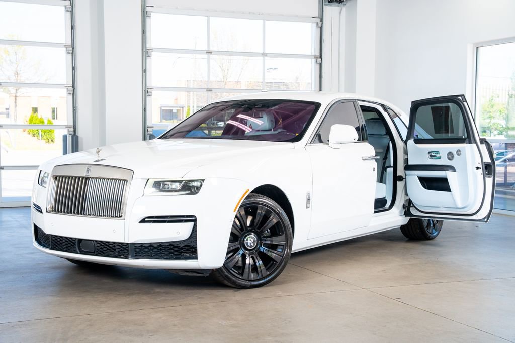 Used 2022 Rolls-Royce Ghost image 2
