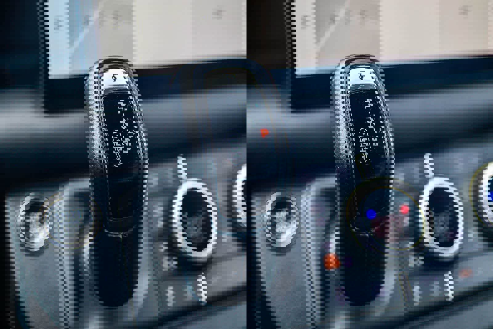 Used 2023 Land Rover Defender 130 X-Dynamic SE image 24