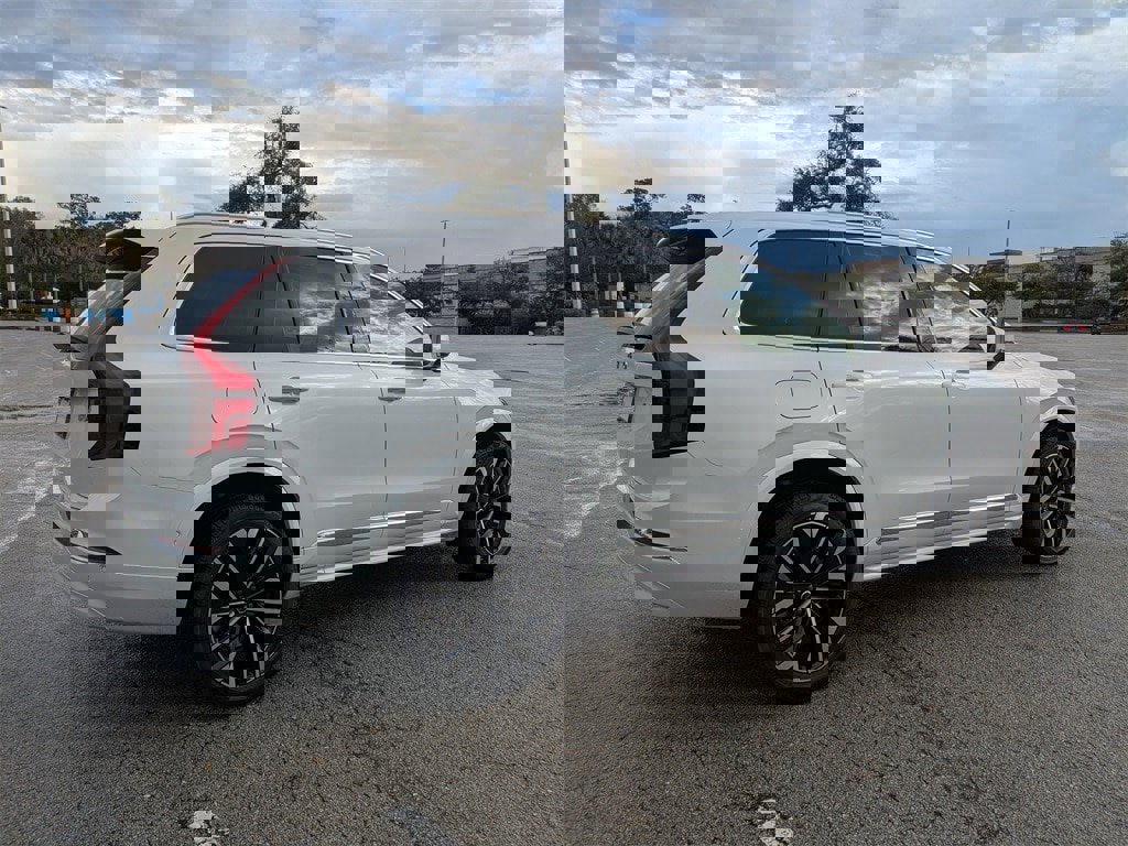 New 2026 Volvo XC90 B6 Plus image 6