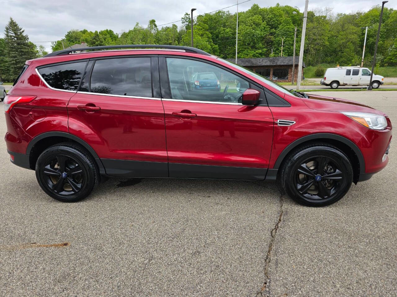 Used 2016 Ford Escape SE w/ Equipment Group 201A image 6