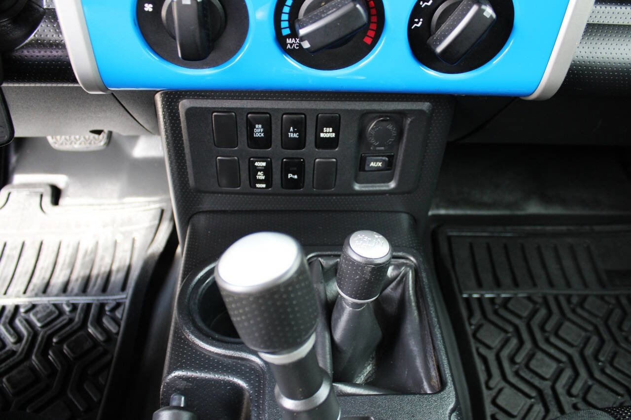 Used 2007 Toyota FJ Cruiser 4WD image 10