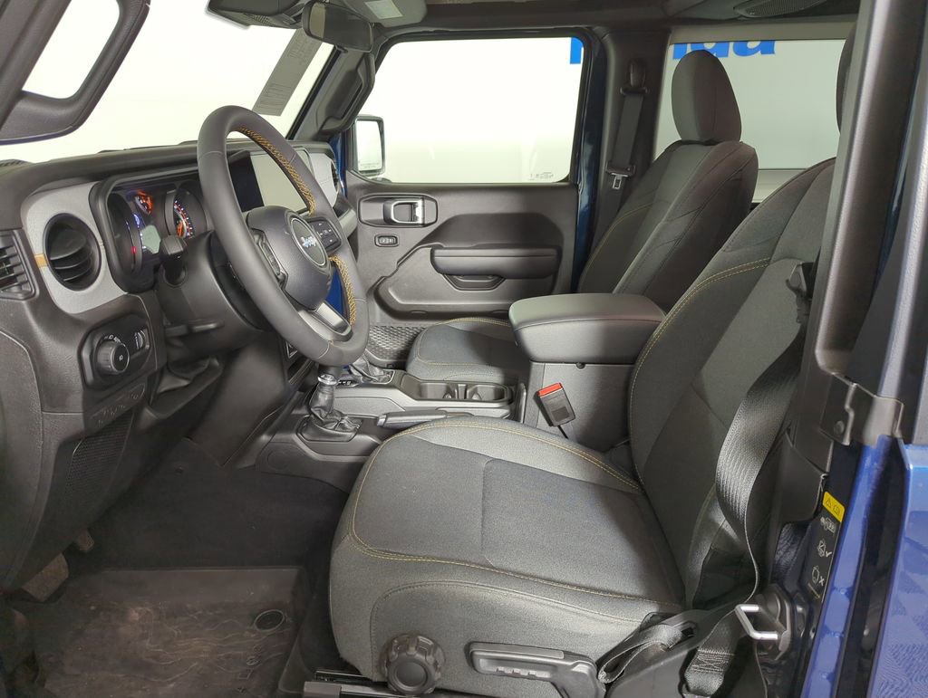 Used 2025 Jeep Wrangler Sport image 7