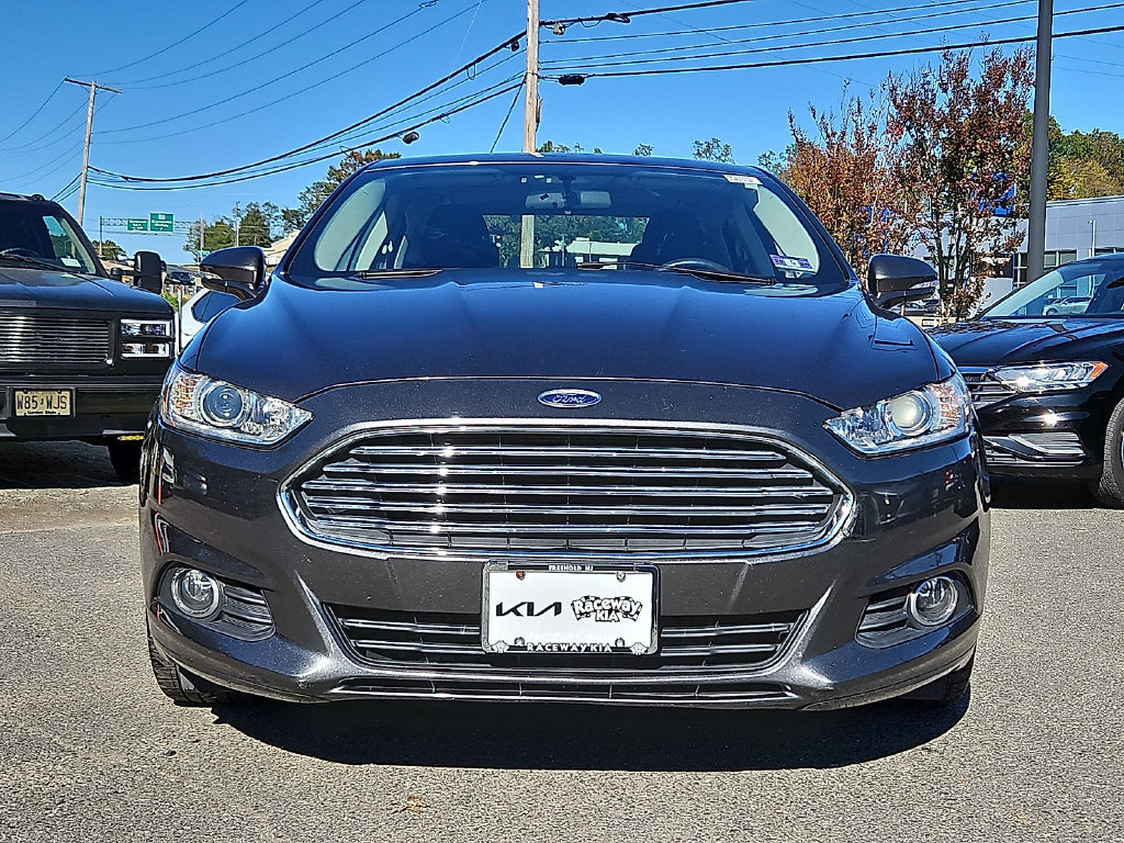 Used 2015 Ford Fusion SE FWD image 2