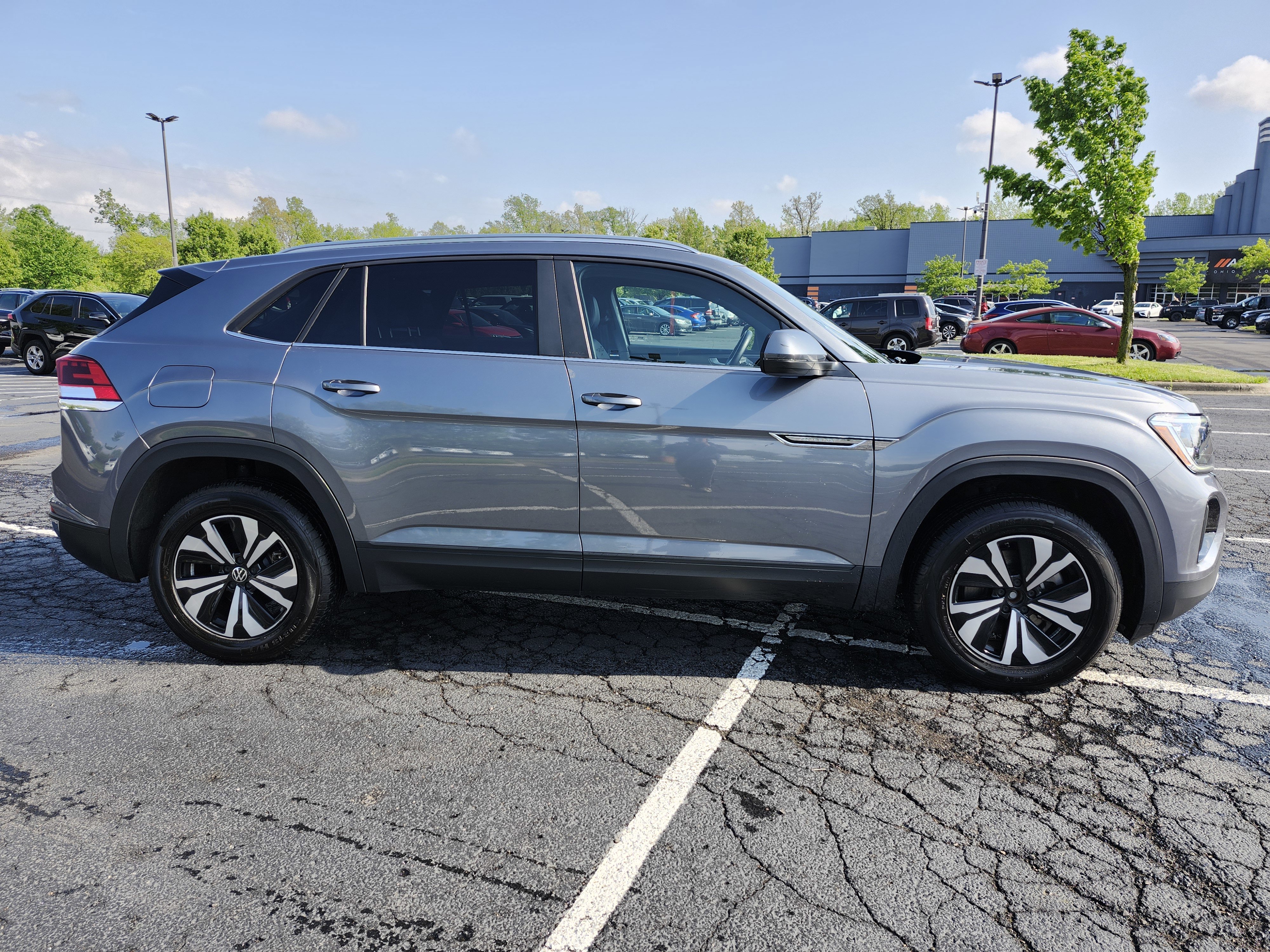 Used 2024 Volkswagen Atlas Cross Sport SE AWD/4WD image 18