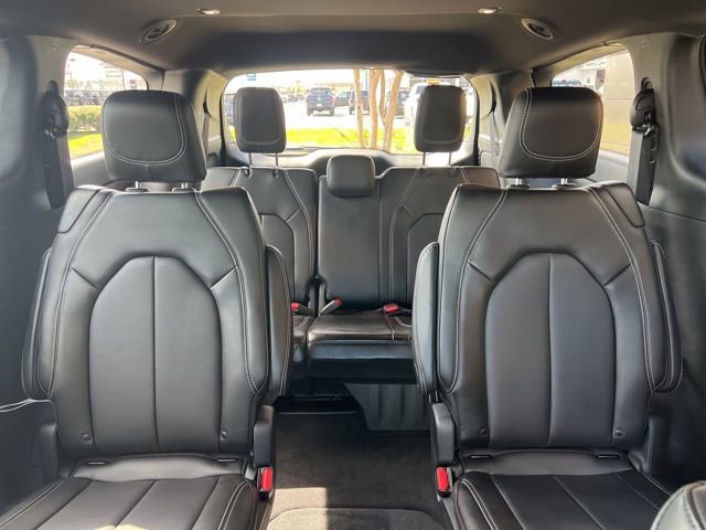 New 2026 Chrysler Pacifica Select image 18