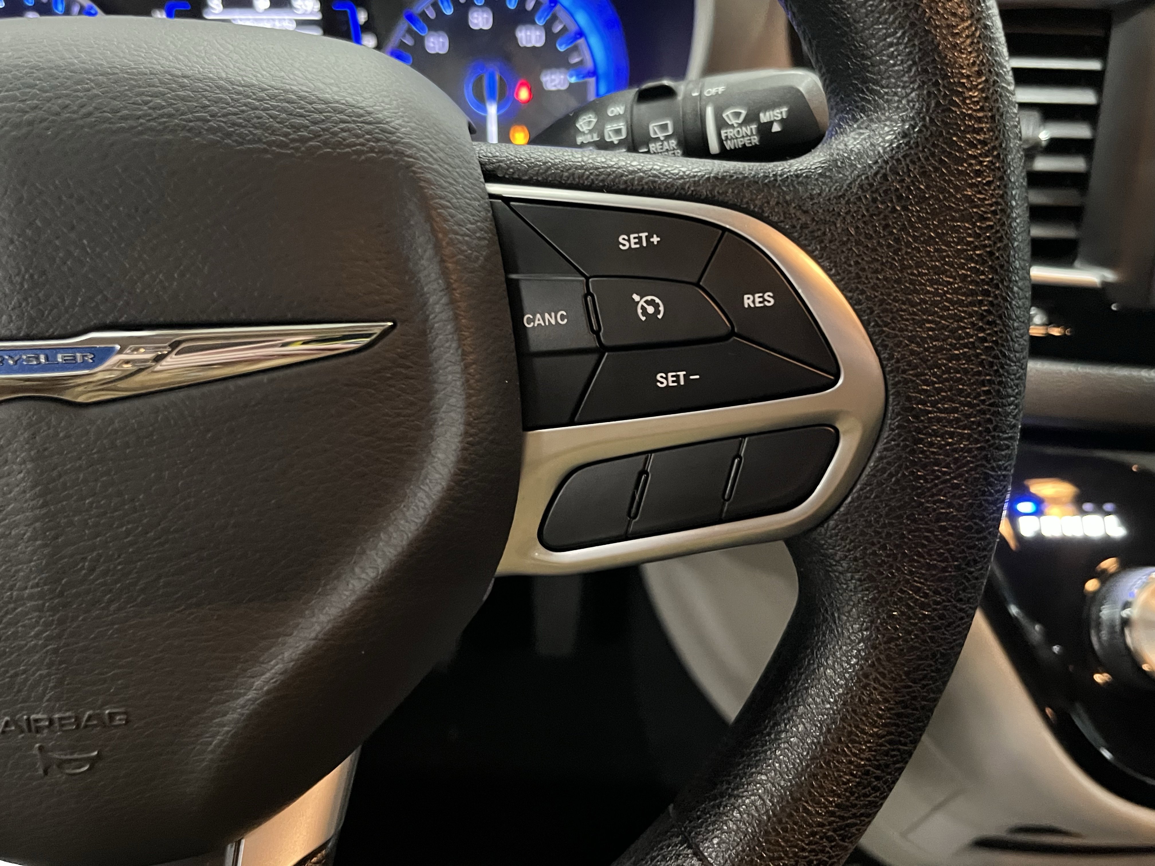 Used 2020 Chrysler Voyager L image 21