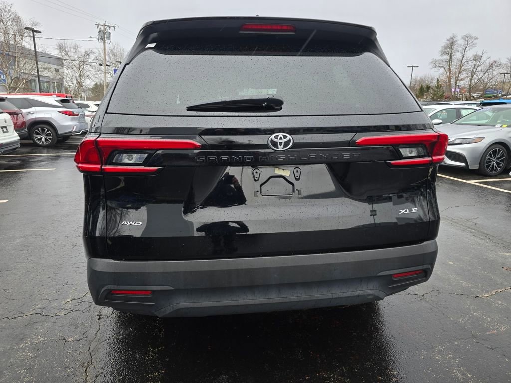 Certified 2024 Toyota Grand Highlander XLE image 7