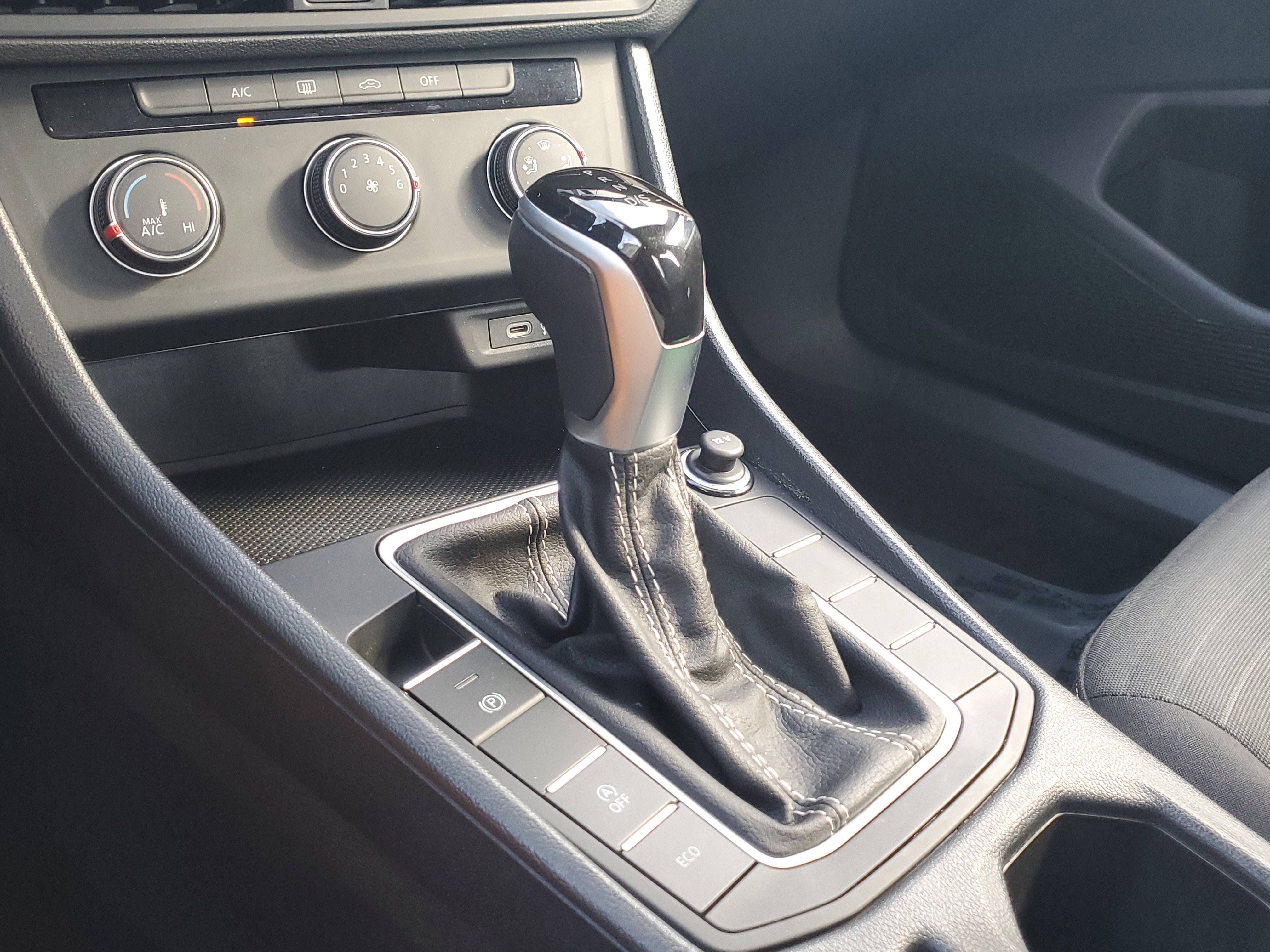 Used 2024 Volkswagen Jetta S image 27