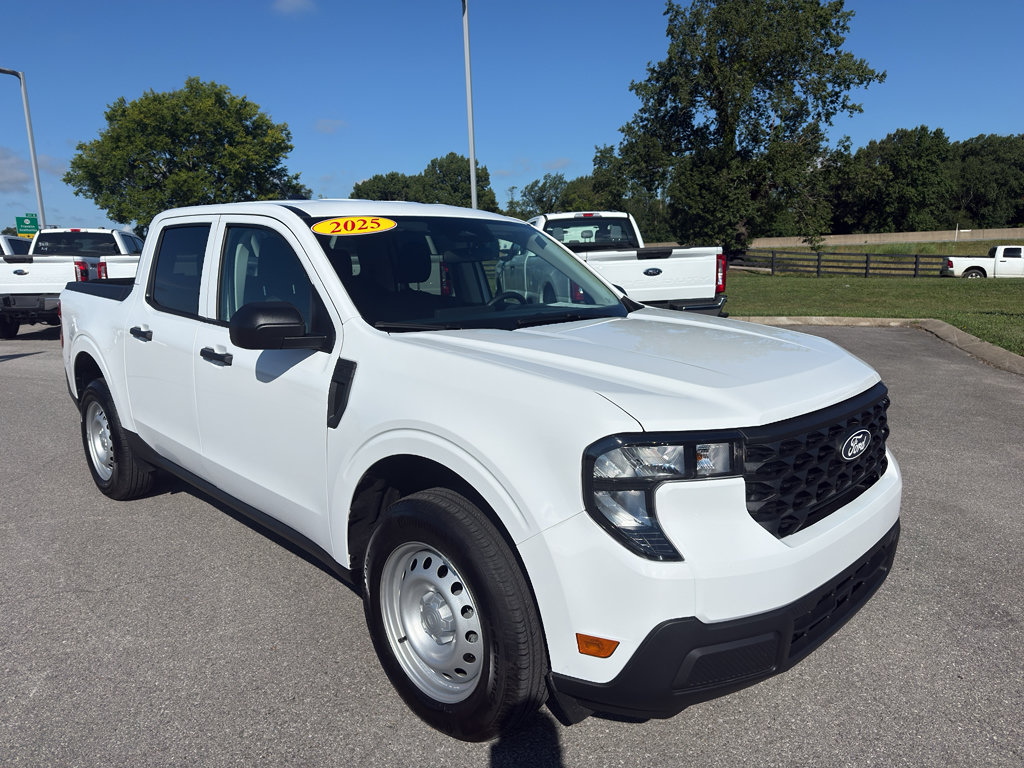 Used 2025 Ford Maverick XL FWD image 3