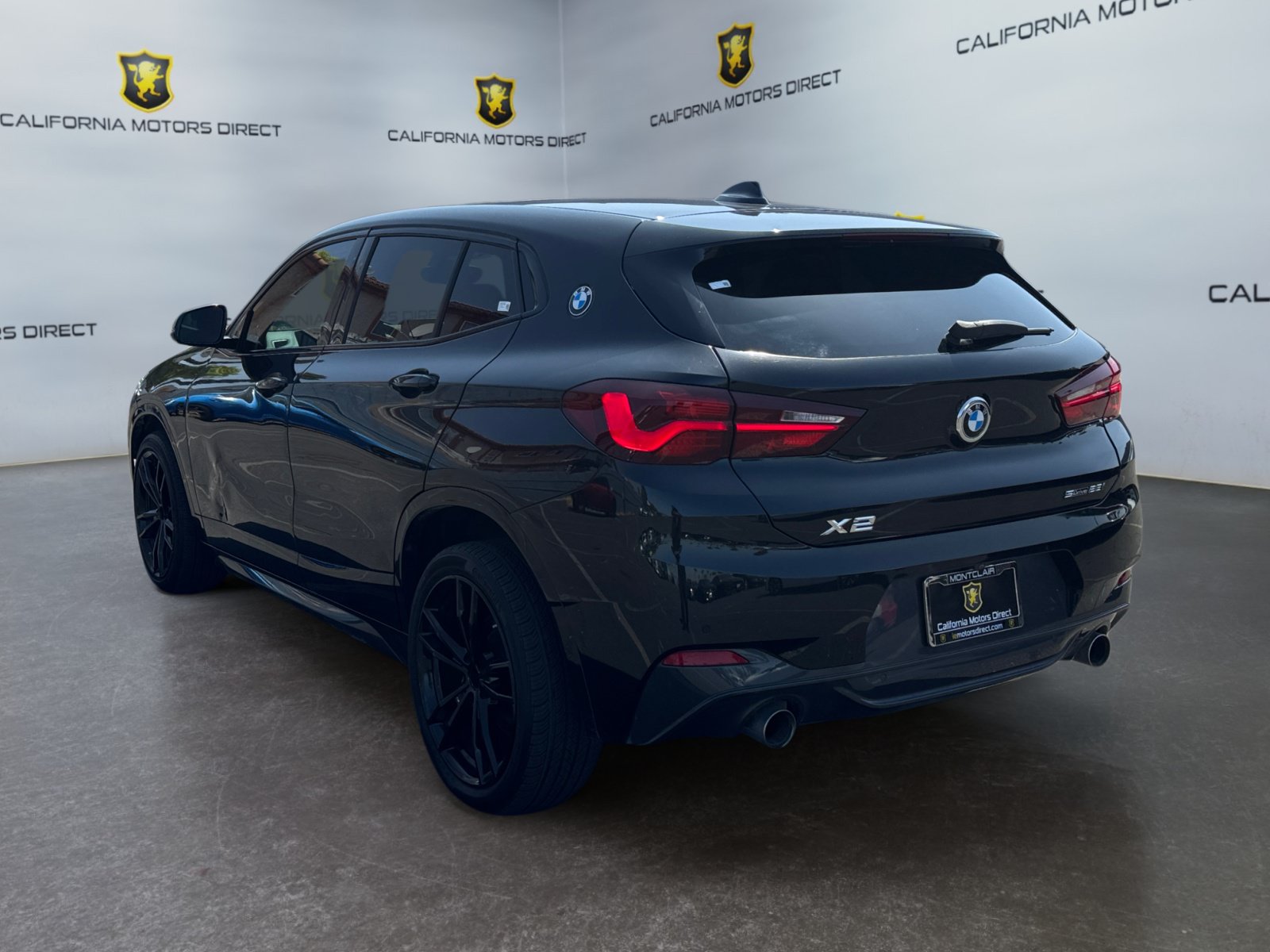 Used 2023 BMW X2 sDrive28i w/ M Sport Package FWD image 3