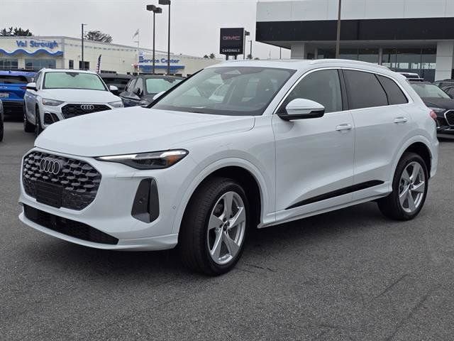 Used 2025 Audi Q5 Premium Plus w/ Premium Plus image 3