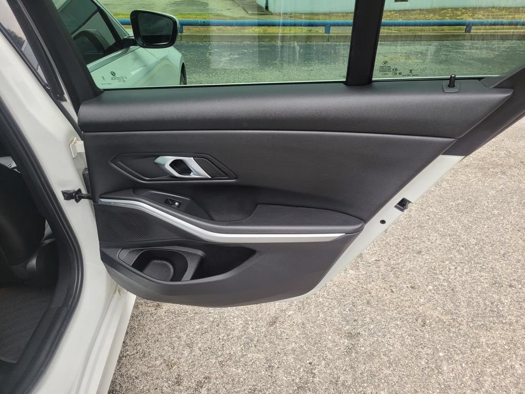 Used 2024 BMW 330e xDrive AWD/4WD image 10