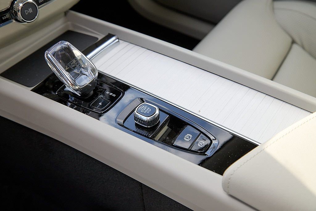 New 2026 Volvo XC60 B5 Ultra w/ Protection Package Premier image 18
