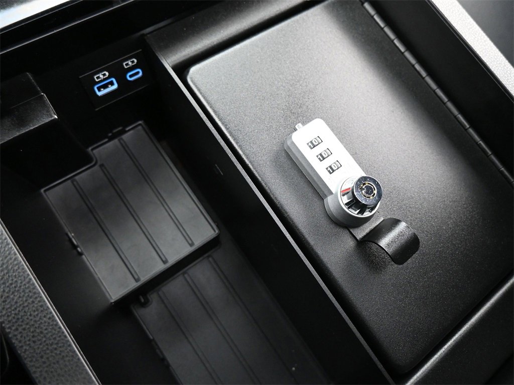 Used 2024 Toyota Tundra Platinum image 17