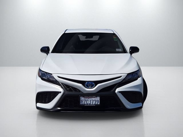Used 2022 Toyota Camry SE FWD image 2