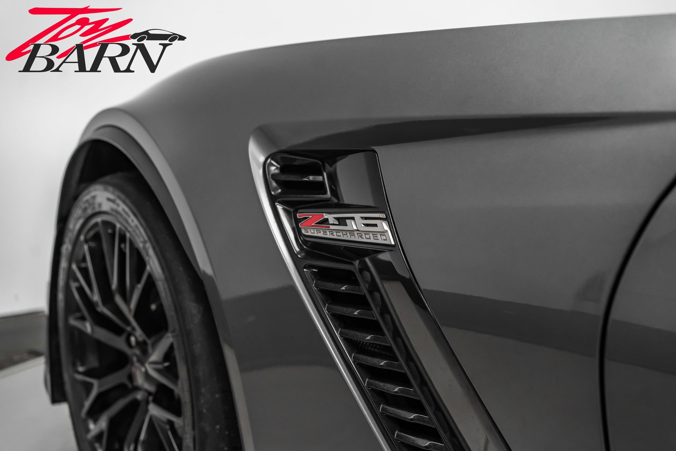 Used 2016 Chevrolet Corvette Z06 w/ 3LZ Preferred Equipment Group image 22