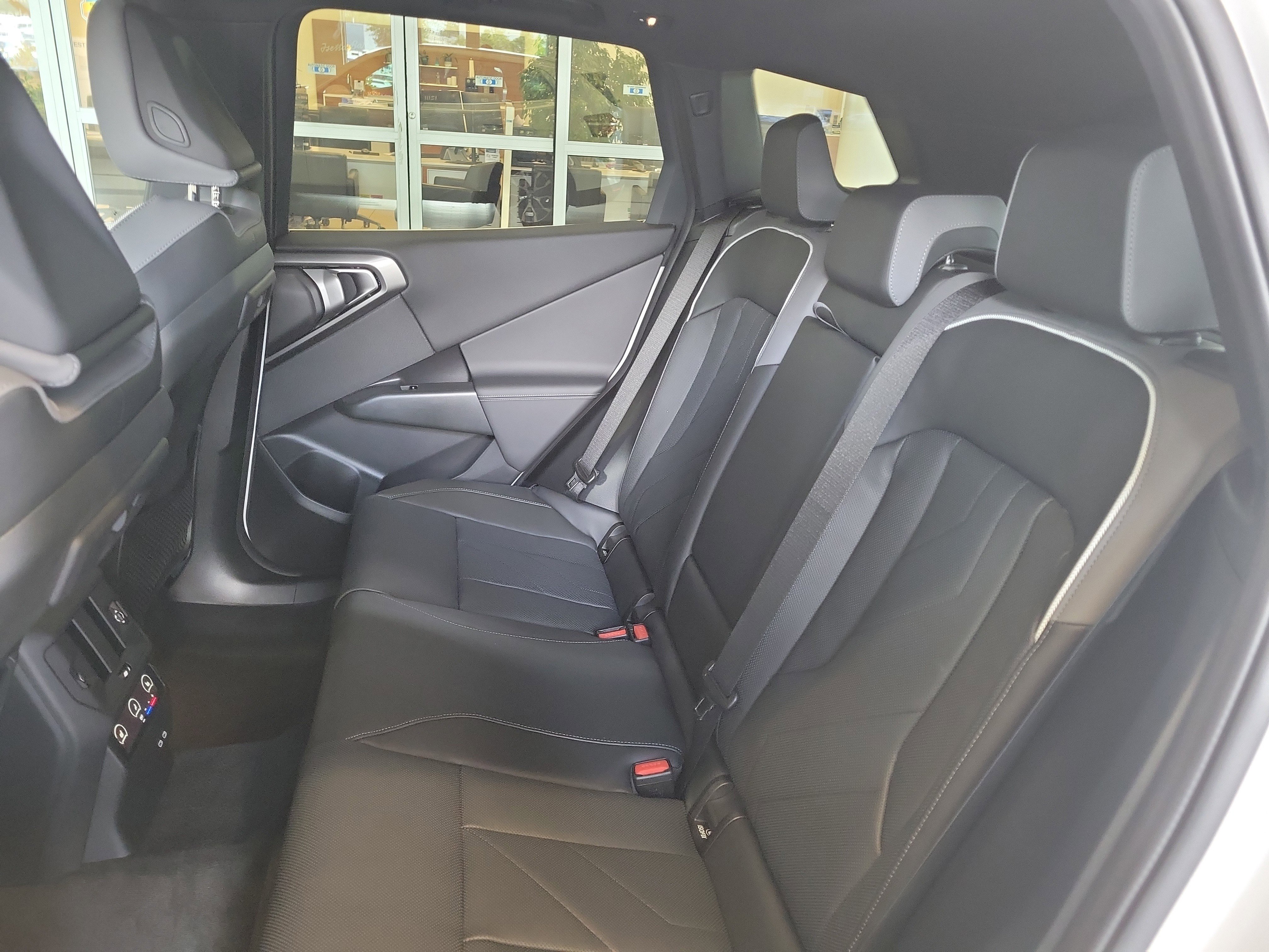 Used 2026 BMW X3 xDrive30 w/ Convenience Package image 16