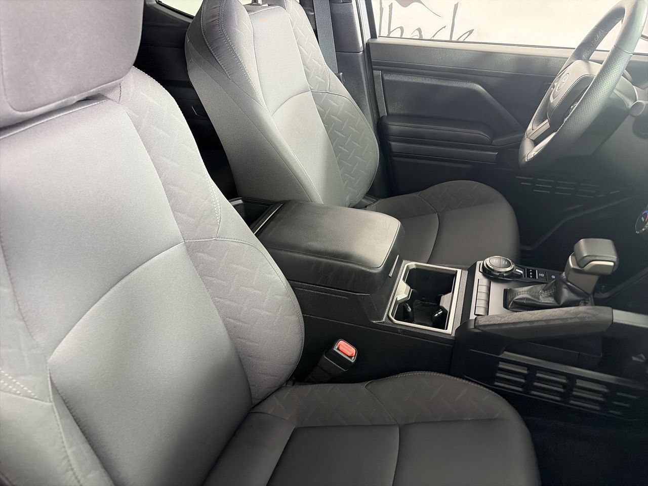 Used 2025 Toyota Tacoma SR5 AWD/4WD image 24