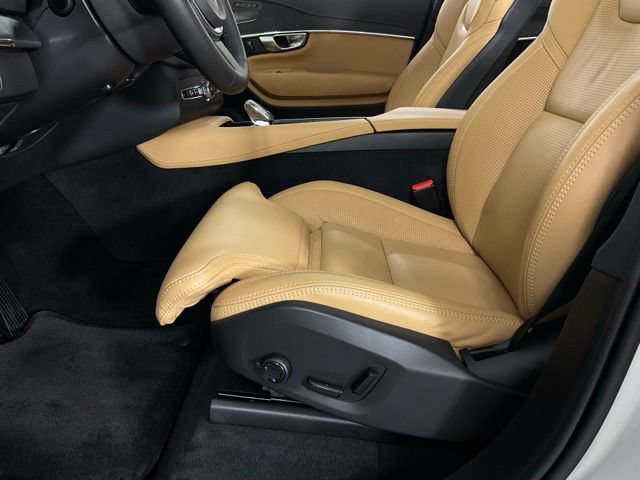 Used 2024 Volvo XC90 T8 Ultimate w/ Protection Package Premier AWD/4WD image 28