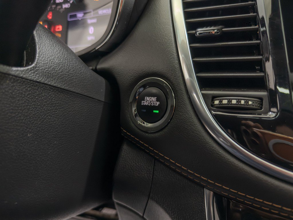 Used 2020 Chevrolet Trax Premier FWD image 30