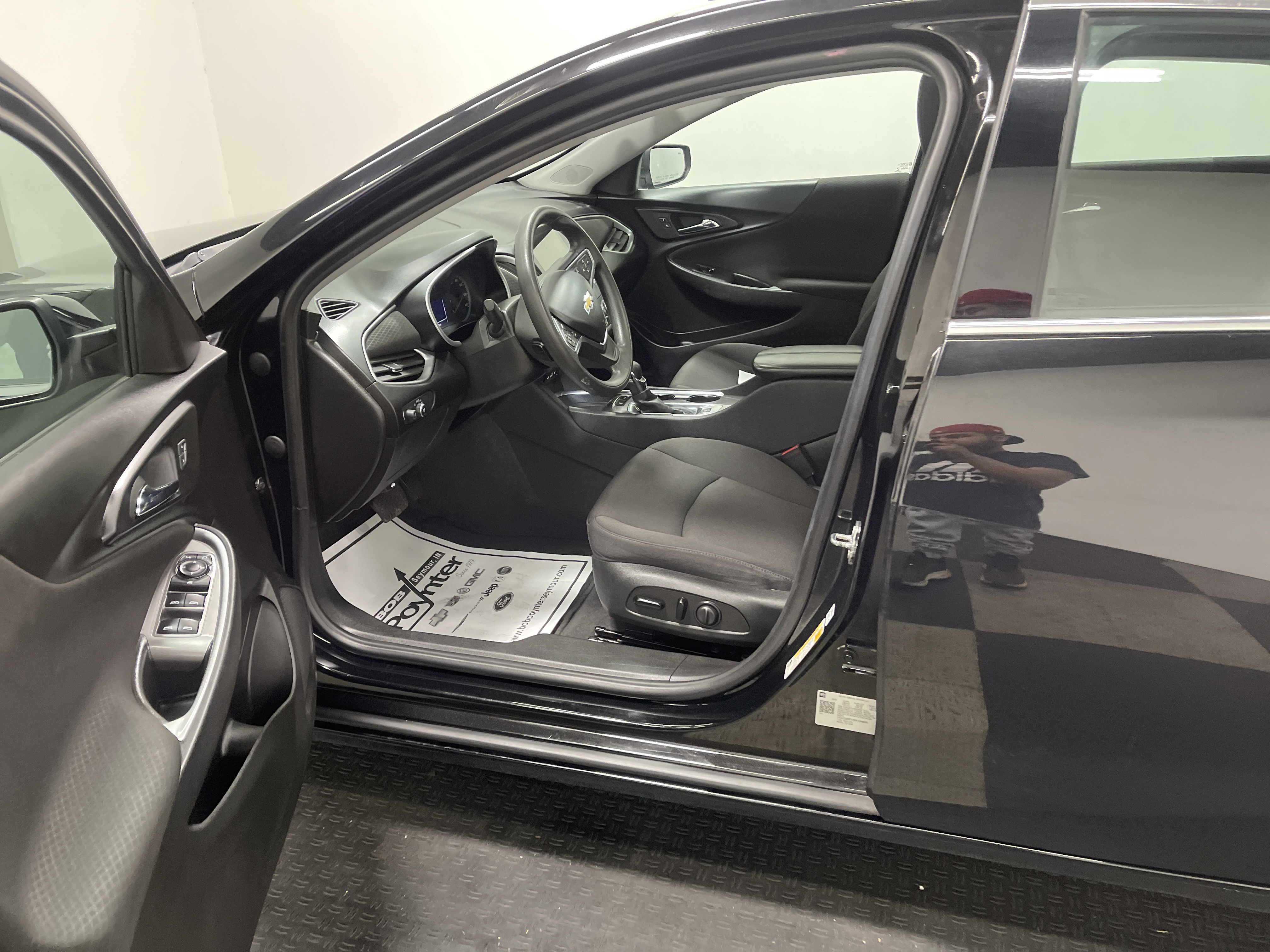 Used 2023 Chevrolet Malibu LT w/ Driver Confidence Package image 9