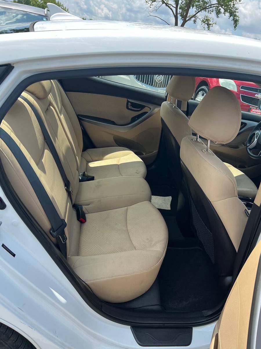 Used 2012 Hyundai Elantra GLS w/ Preferred Pkg 3 FWD image 3