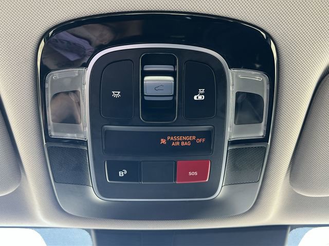 Used 2025 Hyundai Sonata Limited image 25