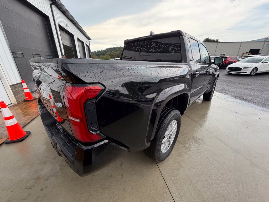 Used 2024 Toyota Tacoma SR5 AWD/4WD image 6