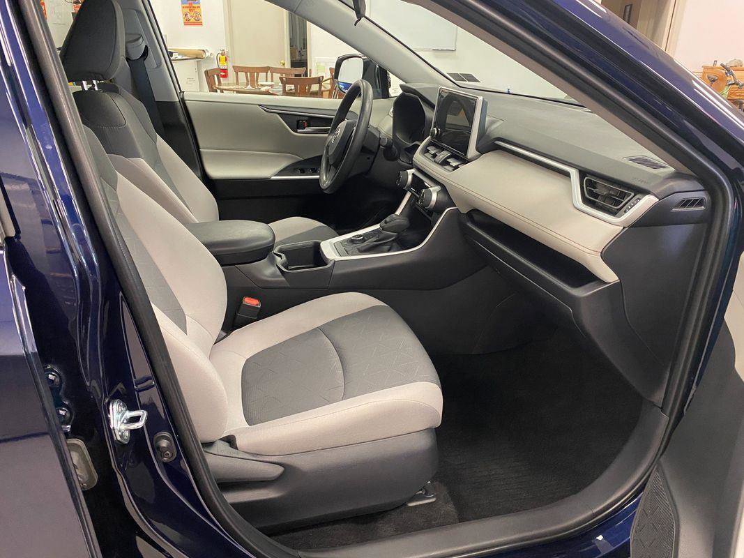 Used 2025 Toyota RAV4 XLE image 20