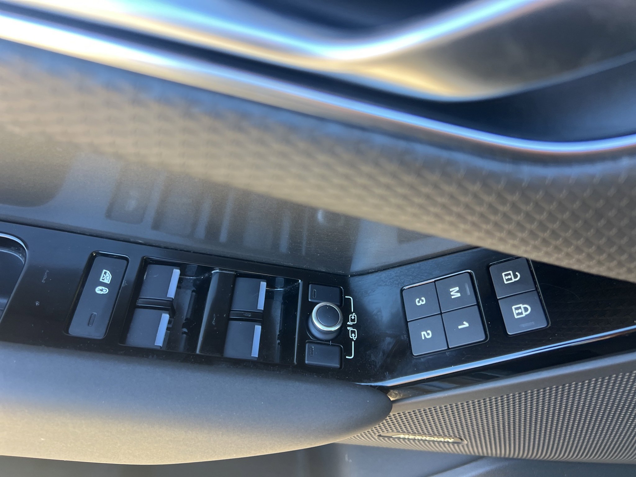 Used 2022 Land Rover Range Rover Velar S image 25