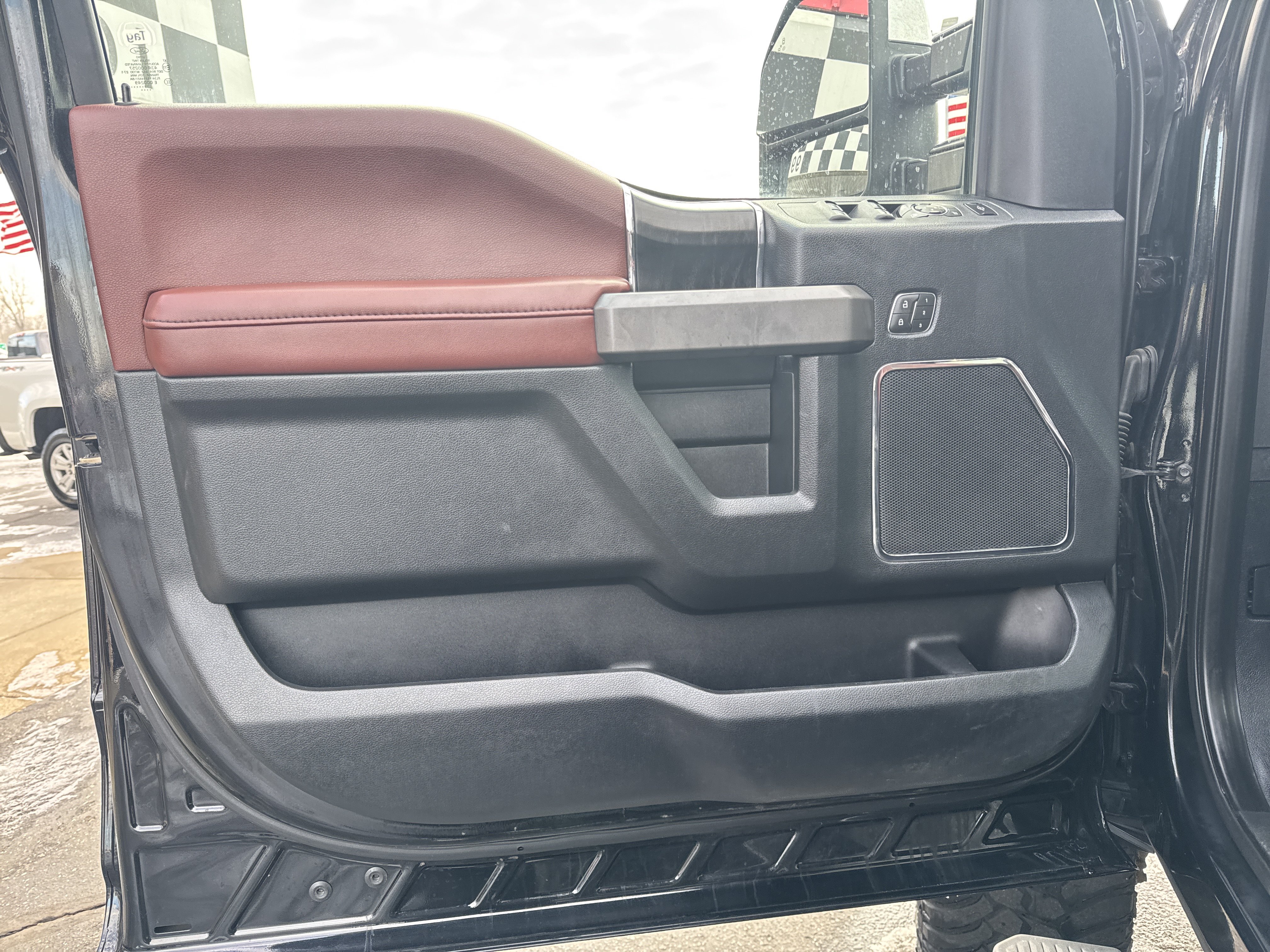 Used 2019 Ford F250 Platinum w/ Platinum Ultimate Package AWD/4WD image 13
