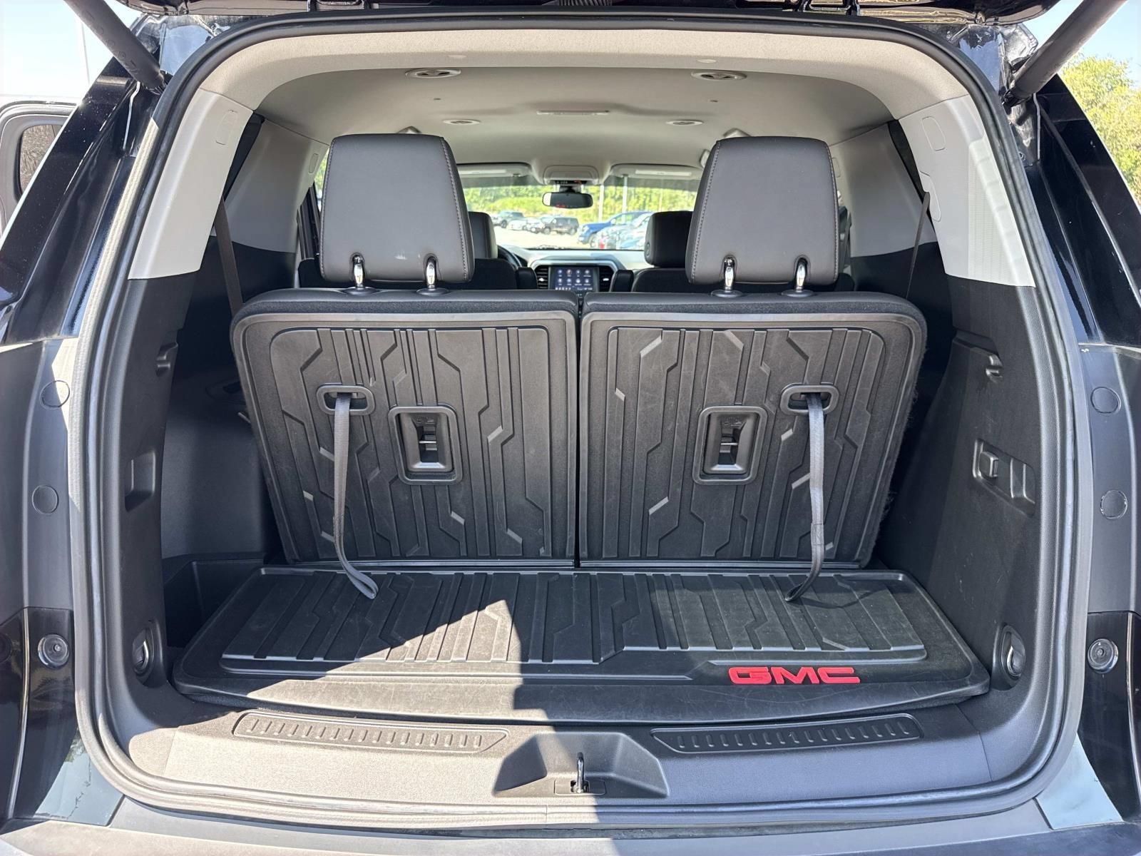 Used 2023 GMC Acadia AT4 w/ Technology Package AWD/4WD image 27