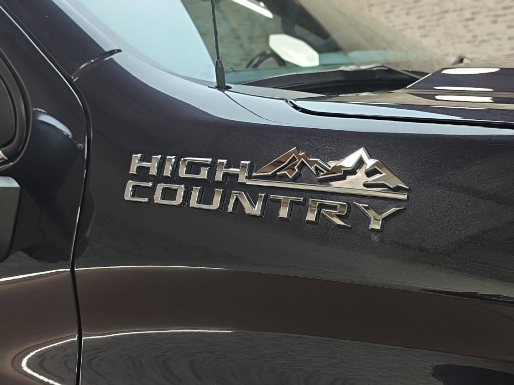 Used 2023 Chevrolet Silverado 1500 High Country w/ Technology Package image 11
