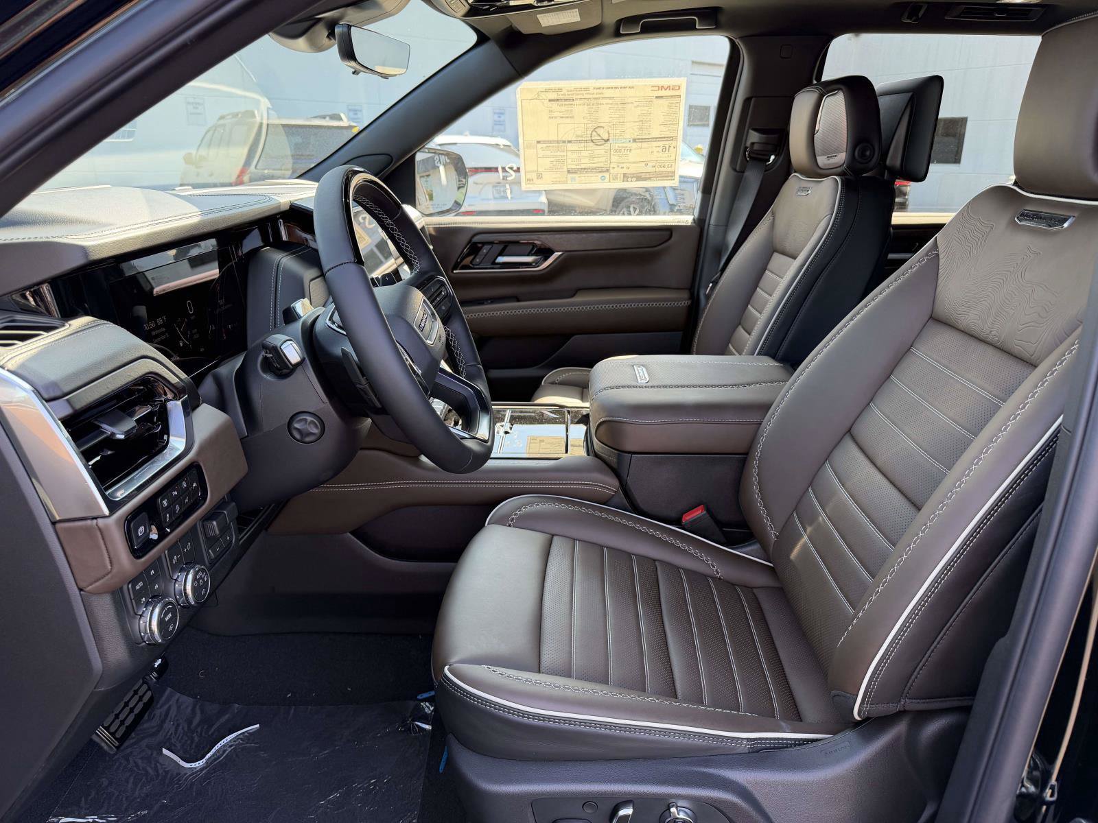 New 2026 GMC Yukon Denali Ultimate AWD/4WD image 8