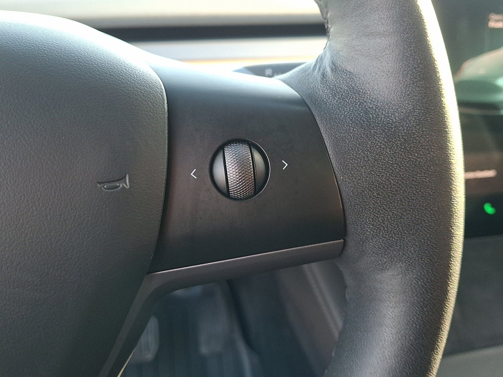 Used 2023 Tesla Model Y Long Range AWD/4WD image 23