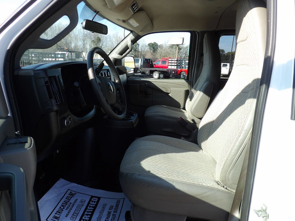 Used 2024 Chevrolet Express 3500 LS RWD image 17