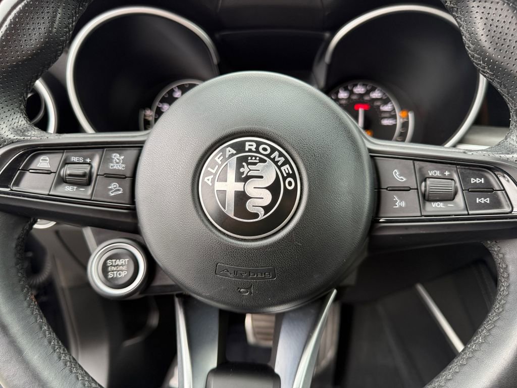 Used 2022 Alfa Romeo Stelvio Ti image 20