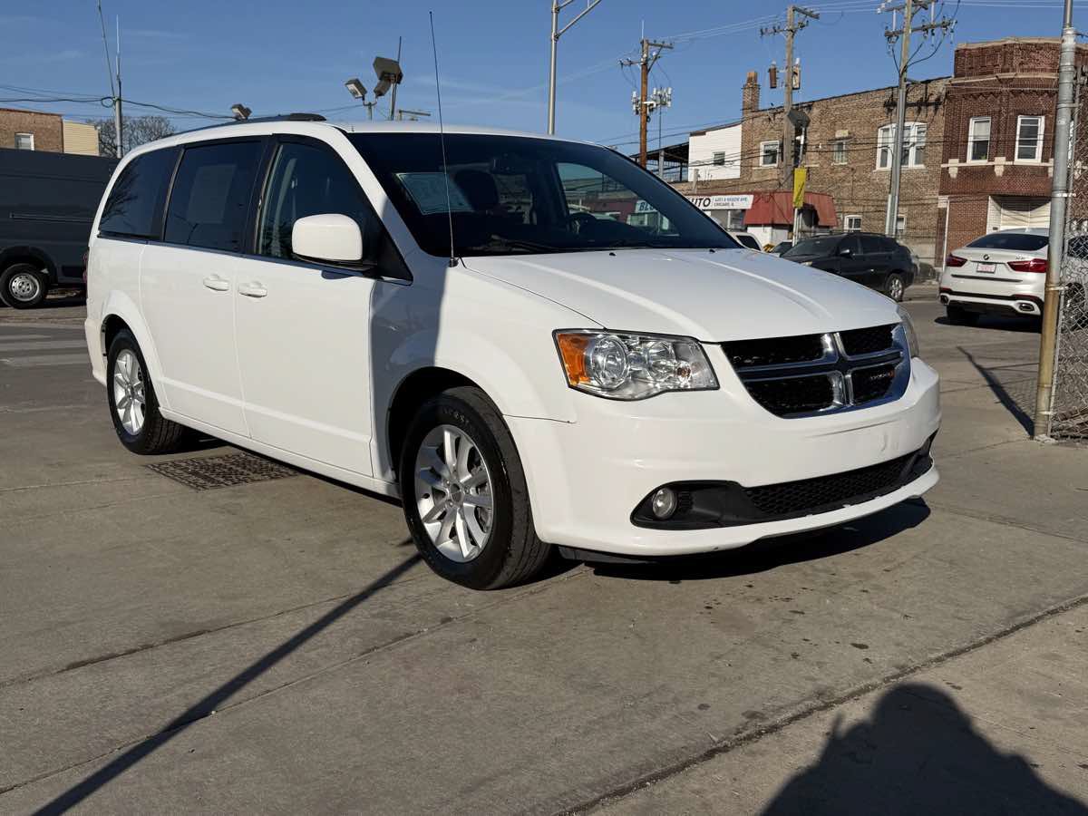 Used 2019 Dodge Grand Caravan SXT FWD image 3
