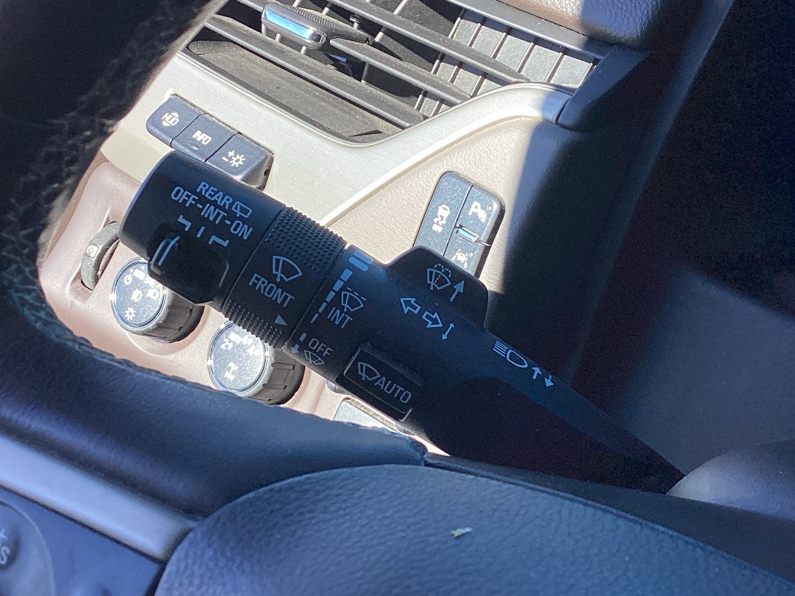 Used 2018 GMC Yukon Denali w/ Open Road Package image 18