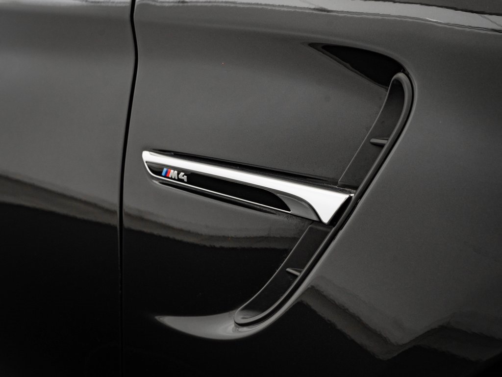 Used 2018 BMW M4 Convertible image 18