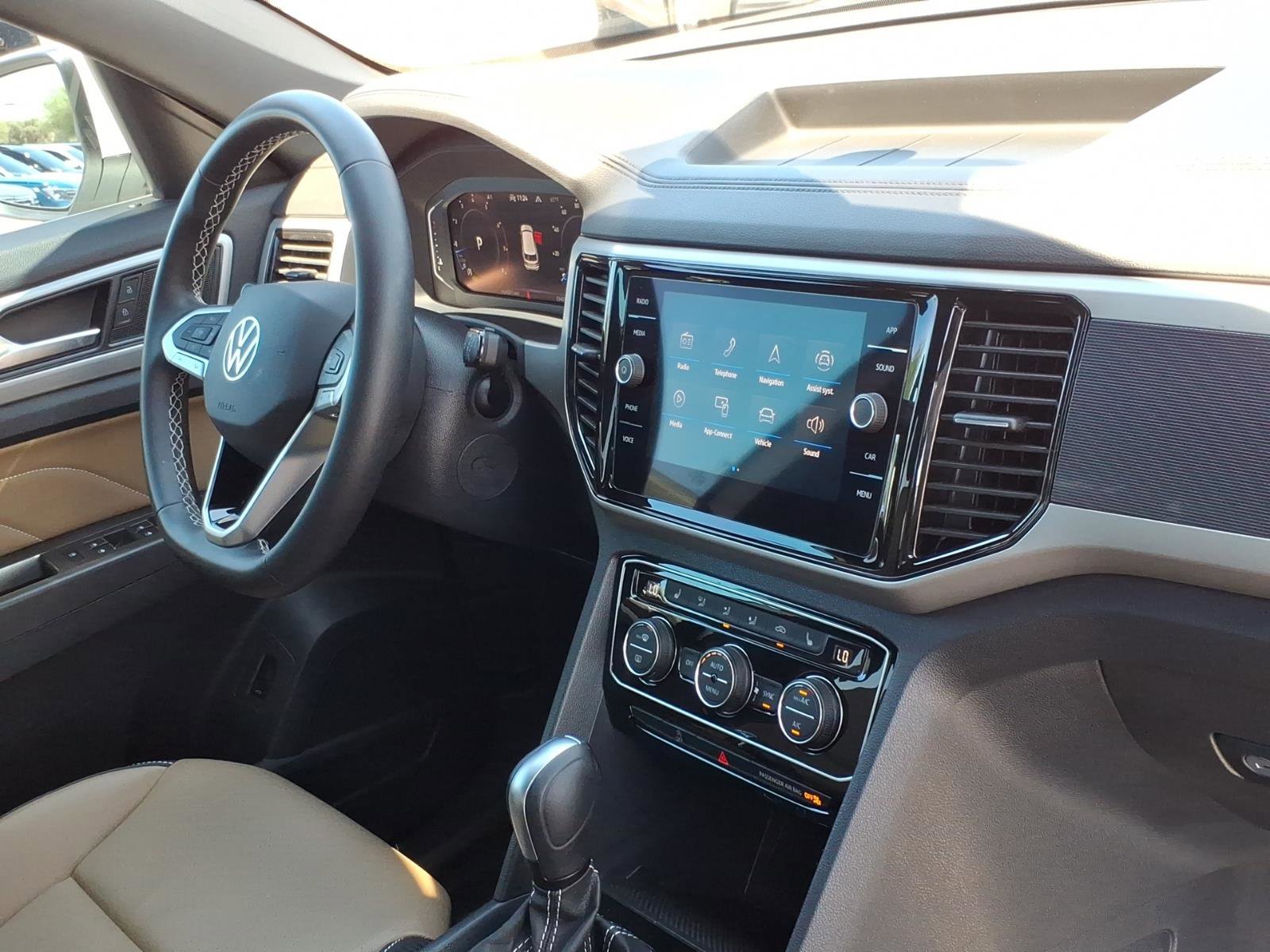 Certified 2023 Volkswagen Atlas Cross Sport SE w/ Panoramic Sunroof Package AWD/4WD image 13